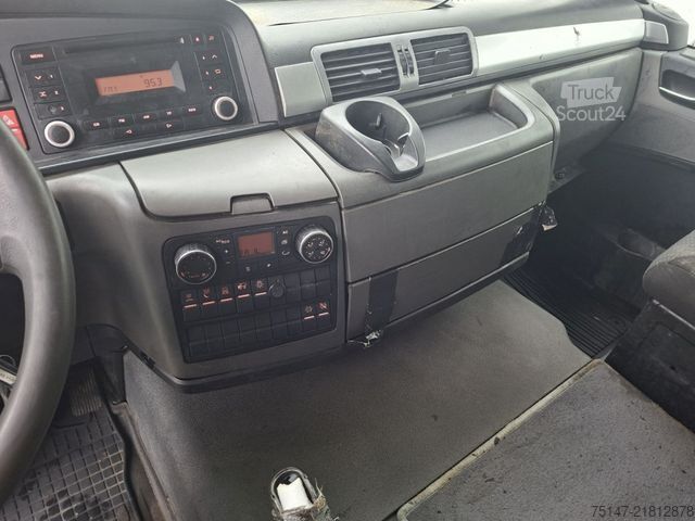 Dubă cu caroserie tip cutie MAN TGL 8.180 4x2 BL L-Haus 1 Liege AHK Koffer LBW