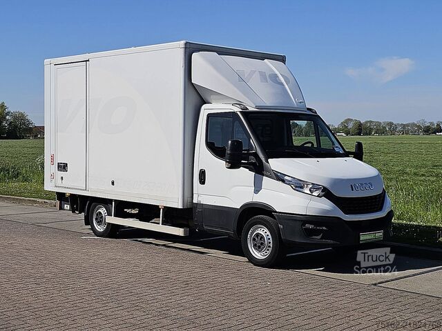 Resväska IVECO DAILY 35S12 Bakwagen Laadklep!