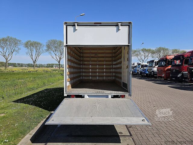 Resväska IVECO DAILY 35S12 Bakwagen Laadklep!