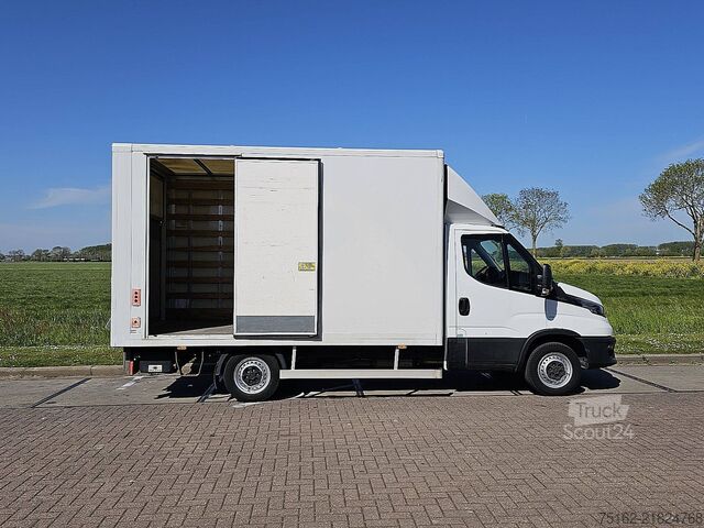 Resväska IVECO DAILY 35S12 Bakwagen Laadklep!