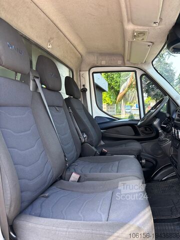 Kombi s ponjavo Iveco DAILY 35C18