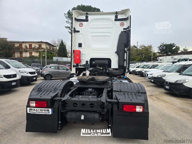 Standardni cestni vlačilec Ford Ford Fmax 500 anno 2023 km118000 con Adr