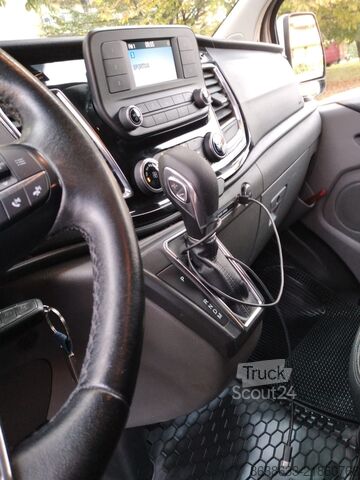 Ploščati dostavnik Ford Transit Custom