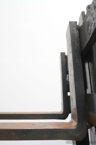رافعة شوكية Linde H 30 D 1202