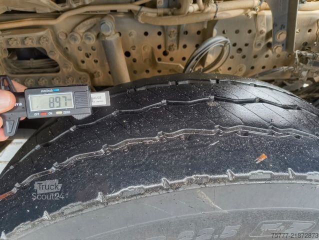 Стандартний тягач MERCEDES-BENZ Actros 18-48 Stream Space-MP4-Retarder-Hydraulik