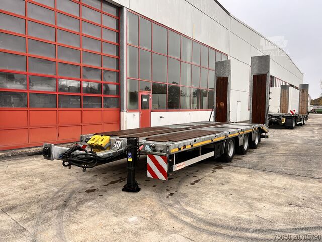 Low loader trailer Möslein TTA33 Schwebheim 31 t Tridemtieflader gelenkt, Neuwertig
