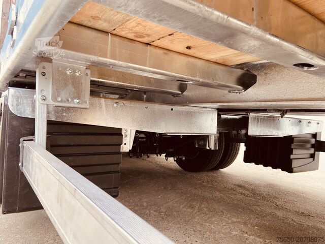 Low loader trailer Möslein TT 31 31 t GG Tridem- Tieflader 3 Achs, gelenktNeufahrzeug