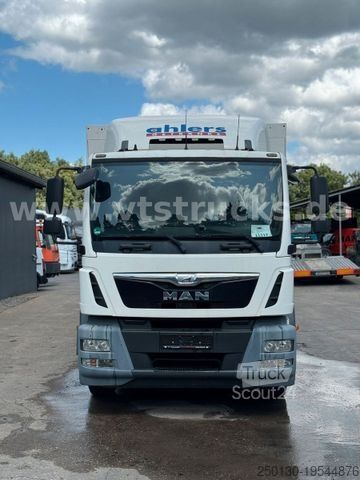 Samochód do przewozu napojów MAN TGM 22.250 Getränkewagen mit Ladebordwand Euro6