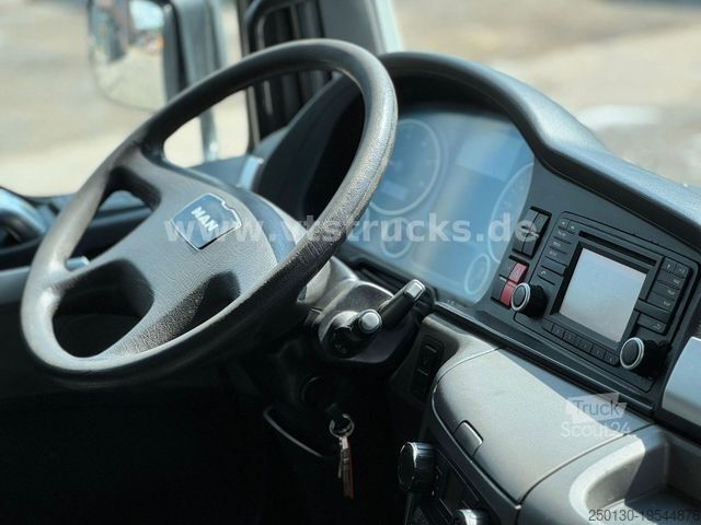 Samochód do przewozu napojów MAN TGM 22.250 Getränkewagen mit Ladebordwand Euro6