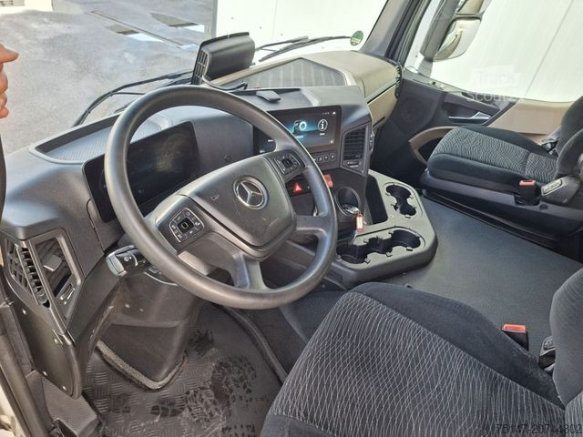 Farligt gods lastbil MERCEDES-BENZ 1840 LS Actros MP5 Classic Space ADR / Gefahrgut