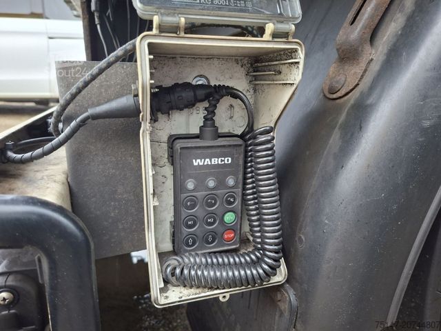 Koffer aanhanger ACKERMANN-FRUEHAUF 18 to 2-Achs Anhänger Koffer Portaltüren