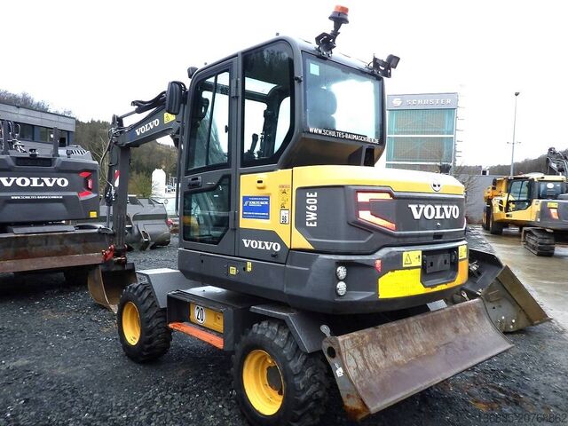 Escavatore gommato Volvo EW 60 E
