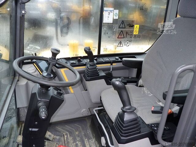 Escavatore gommato Volvo EW 60 E