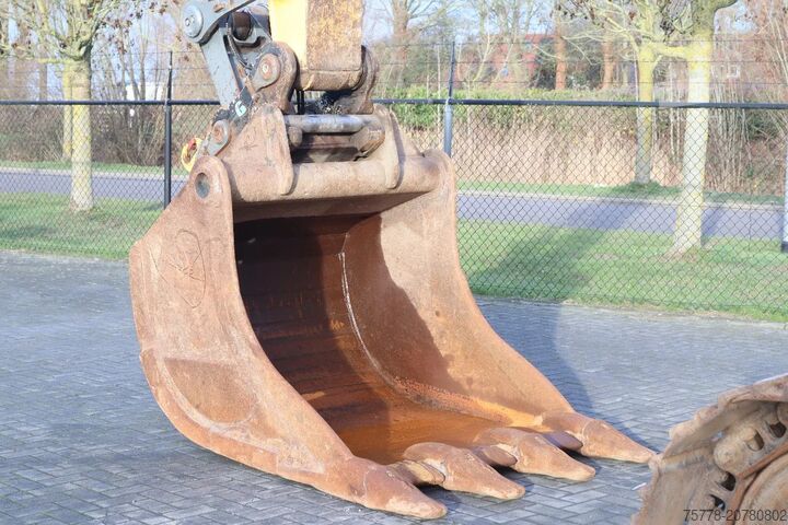 Goseniški bager Liebherr R936 LC | QUICK COUPLER | BUCKET