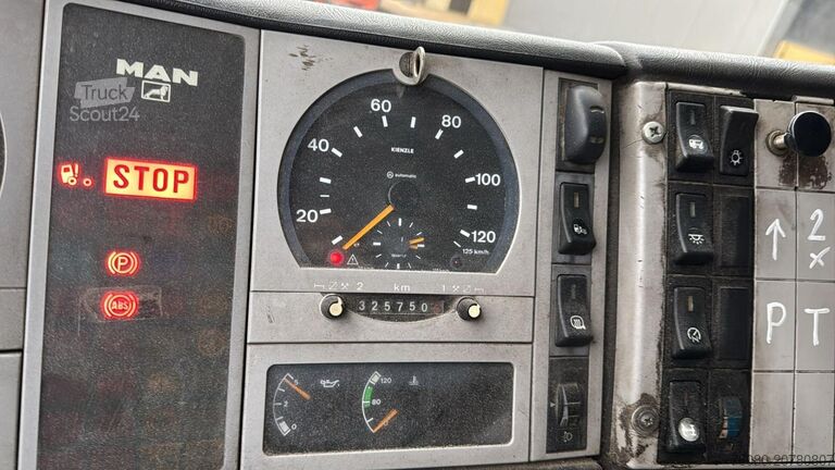 Camion d'enlèvement des ordures ménagères MAN 18.285 (GARBAGE TRUCK / TOP CONDITION / 6 CYLIN...