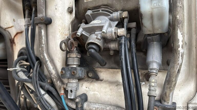 Camion d'enlèvement des ordures ménagères MAN 18.285 (GARBAGE TRUCK / TOP CONDITION / 6 CYLIN...