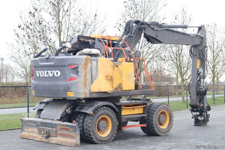 Escavatore gommato Volvo EW160 E | OILQUICK | ROTOTILT | DAMAGE / WORKIN...