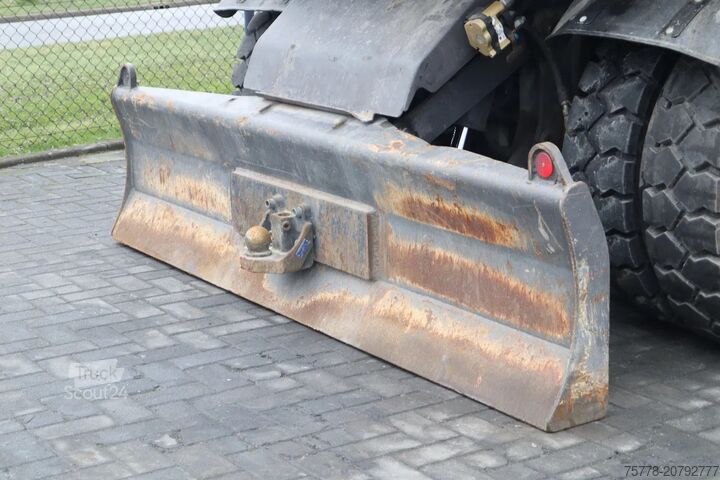 Escavatore gommato Volvo EW160 E | OILQUICK | ROTOTILT | DAMAGE / WORKIN...