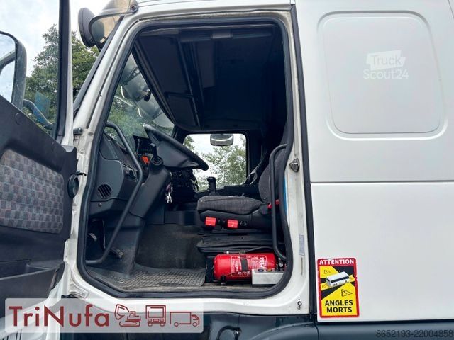 Sığır taşıma kamyonu VOLVO FH 12 Pferdetransporter | 401.304 KM | 6 Pferde