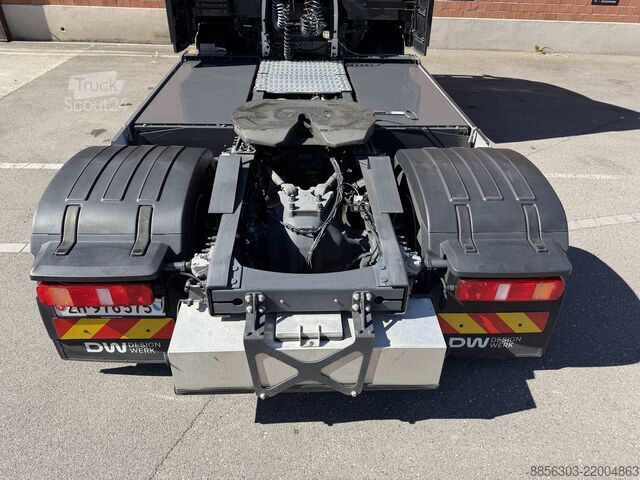 Zapreminski vučni traktor Designwerk Mid Cab 4x2T X-Low 340 kWh