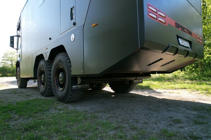 Vehículo de expedición 6x6 con elevador trasero Mercedes Arocs 6x6 SPECTRA Arocs