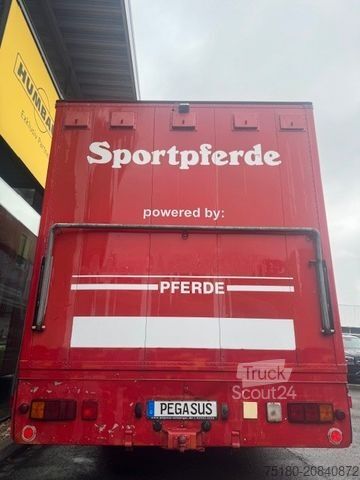 Veetransporter MERCEDES-BENZ 814 Pferdetransporter LKW 3-4 Pferde Wohnabt