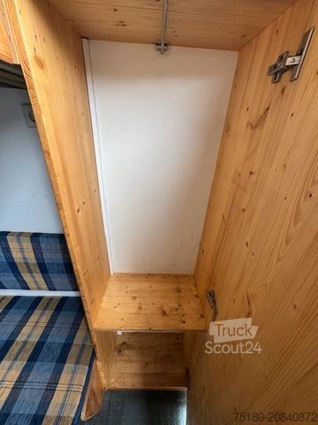 Veetransporter MERCEDES-BENZ 814 Pferdetransporter LKW 3-4 Pferde Wohnabt