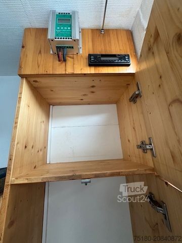 Veetransporter MERCEDES-BENZ 814 Pferdetransporter LKW 3-4 Pferde Wohnabt