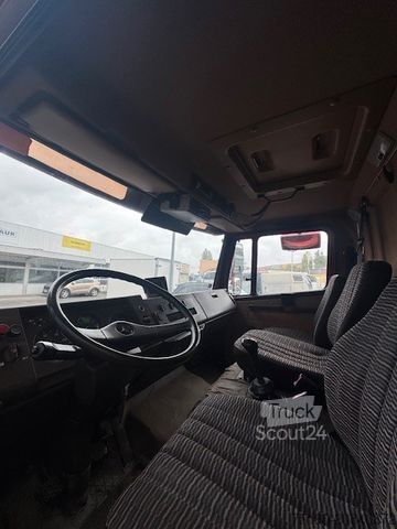 Veetransporter MERCEDES-BENZ 814 Pferdetransporter LKW 3-4 Pferde Wohnabt