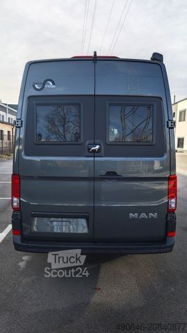 Campervan MEGAMOBIL Mega Lounge 680 S Twin Best Luxury Campervan