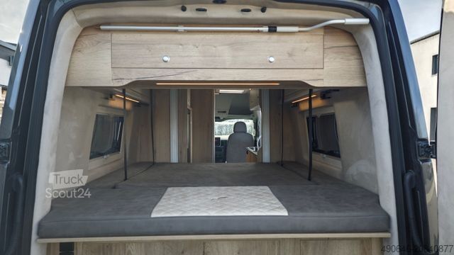 Campervan MEGAMOBIL Mega Lounge 680 S Twin Best Luxury Campervan