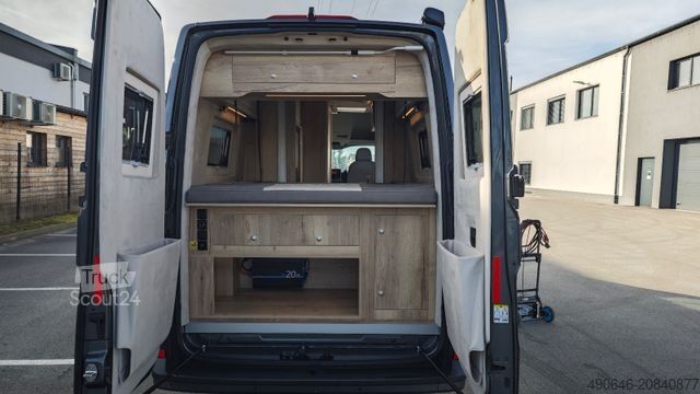 Campervan MEGAMOBIL Mega Lounge 680 S Twin Best Luxury Campervan