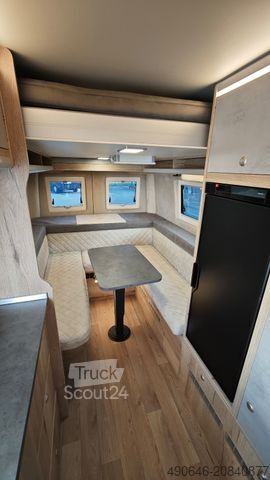 Campervan MEGAMOBIL Mega Lounge 680 S Twin Best Luxury Campervan