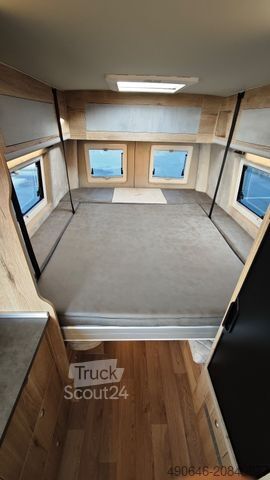 Campervan MEGAMOBIL Mega Lounge 680 S Twin Best Luxury Campervan
