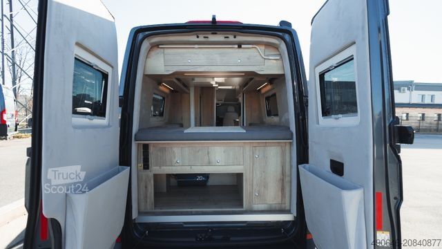 Campervan MEGAMOBIL Mega Lounge 680 S Twin Best Luxury Campervan