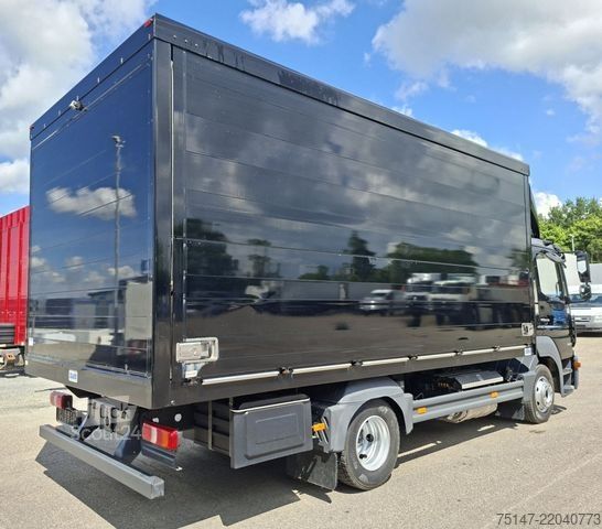 Vrachtwagen met bakwagen MERCEDES-BENZ 824 L Atego Tempomat Navi Schwenkwandkoffer