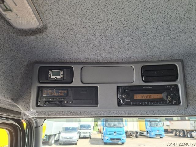 Vrachtwagen met bakwagen MERCEDES-BENZ 824 L Atego Tempomat Navi Schwenkwandkoffer