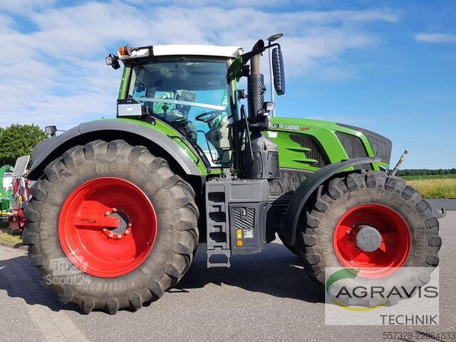 Traktors Fendt 828 VARIO S4