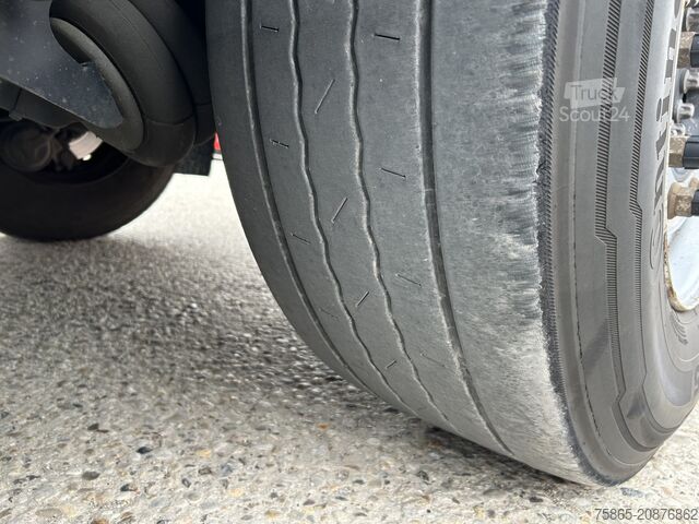 Box body Schmitz Cargobull SCB S3B / Box Trailer / 2x Liftas / APK TUV 10-26