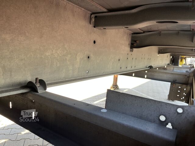 Maleta Schmitz Cargobull SCB S2 / Box Trailer / 2 axle Disk / NL Trailer...