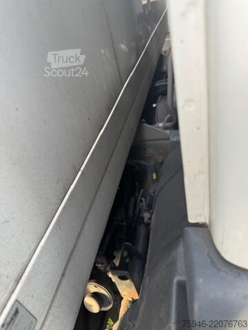 Transporter mit Koffer Iveco EuroCargo80E190