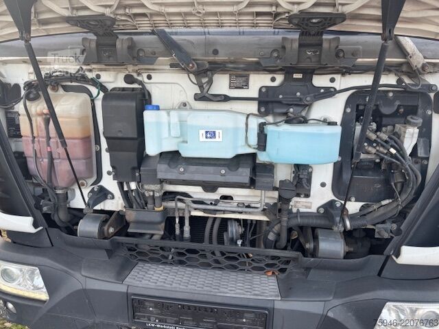 Transporter mit Koffer Iveco EuroCargo80E190