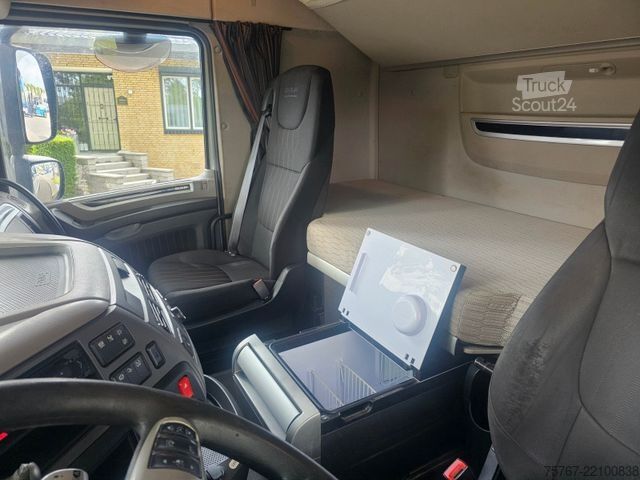 Pavojingų medžiagų sunkvežimis DAF XF 480 Spacecab
