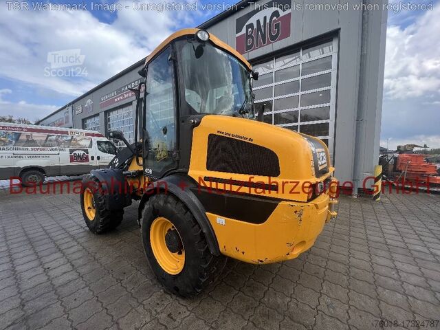 Nakladalec na kolesih JCB 409 -gebraucht-