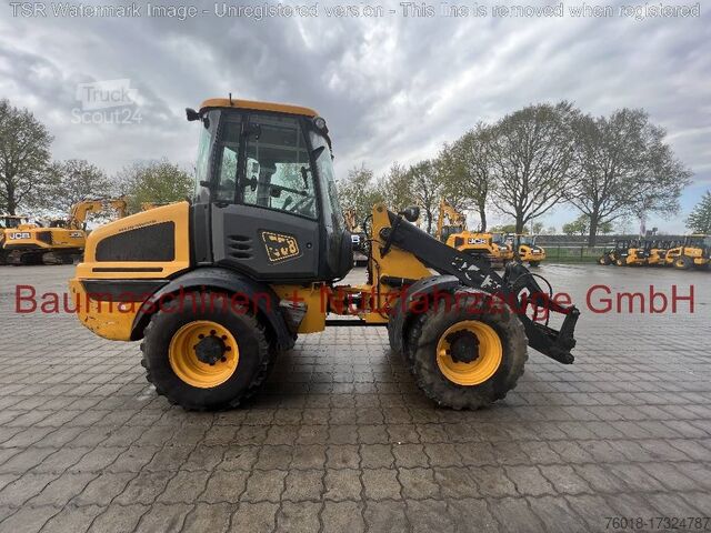 Nakladalec na kolesih JCB 409 -gebraucht-