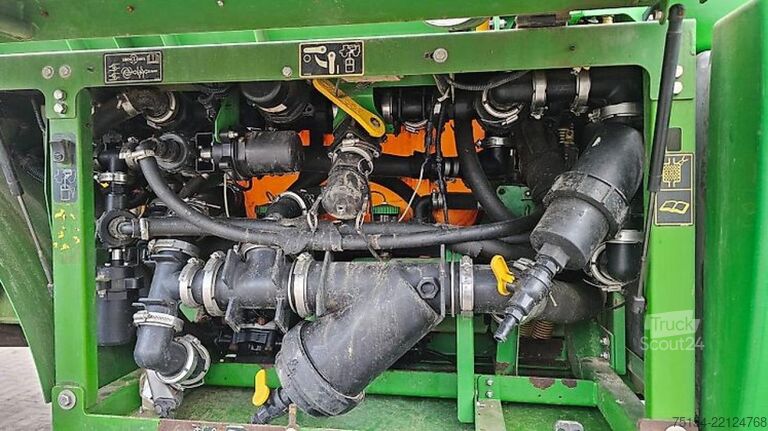 Növényvédőszer-permetező John Deere R4040i WS