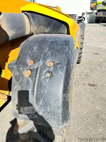 Teleskopický nakladač JCB 541-70