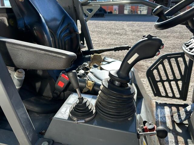 Tractor de curte Weidemann 1370 CX