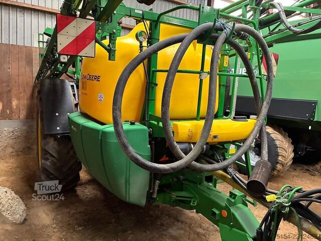 Növényvédőszer-permetező John Deere M740