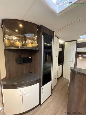 Karavāna HOBBY Prestige 720 KWFU Modell 2025 / 2500 Kg Achse